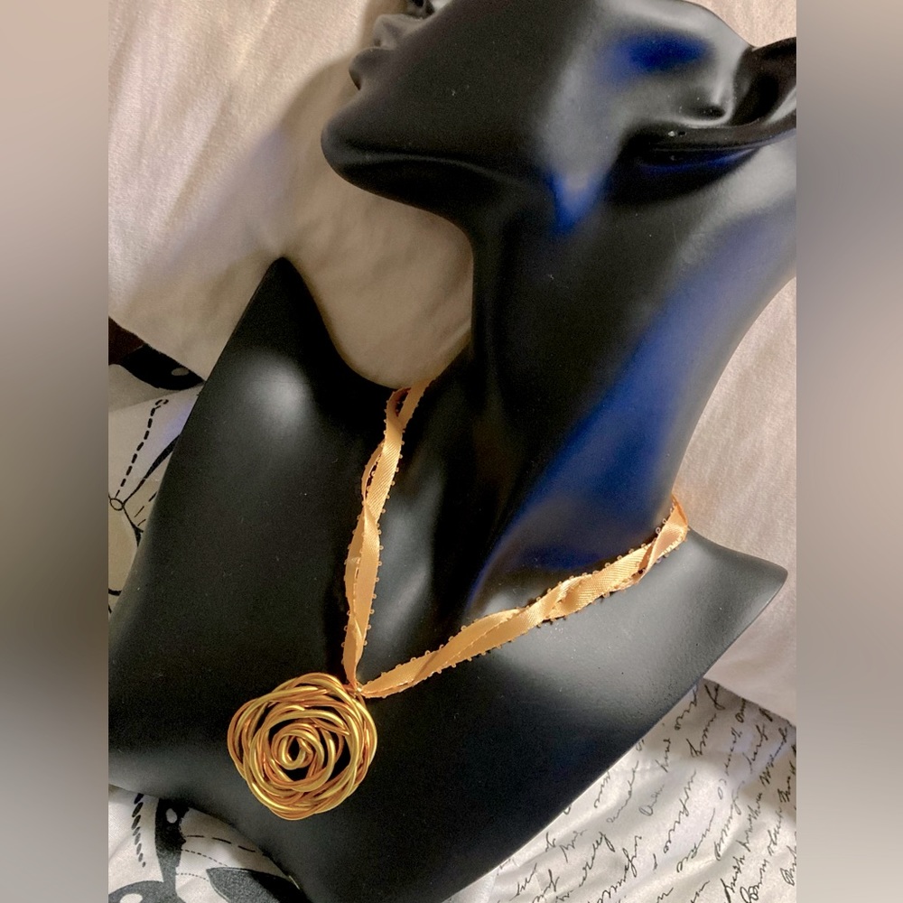 Gold Rose choker
